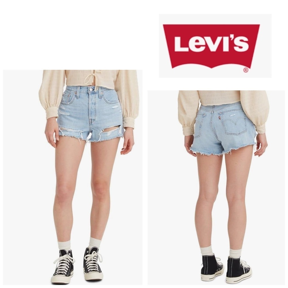 Vintage Levi's Women's 501 Original Light Blue Denim Shorts 28